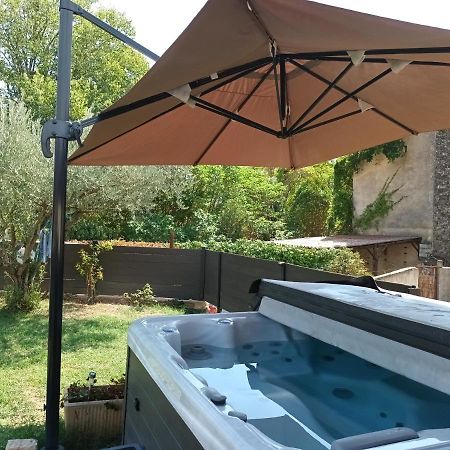 Chambres D'Hotes & Jacuzzi - A L'Ombre Des Amandiers Saint-Martin-dʼArdèche 외부 사진