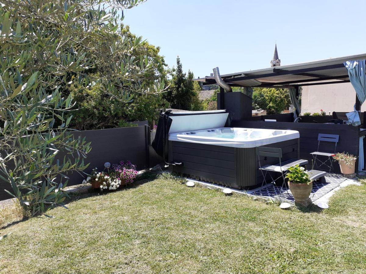 Chambres D'Hotes & Jacuzzi - A L'Ombre Des Amandiers Saint-Martin-dʼArdèche 객실 사진