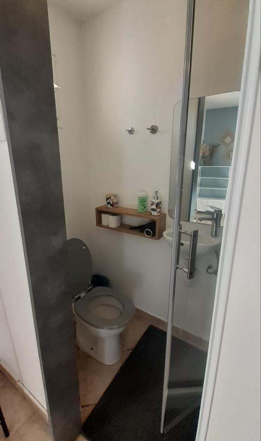Chambres D'Hotes & Jacuzzi - A L'Ombre Des Amandiers Saint-Martin-dʼArdèche 외부 사진