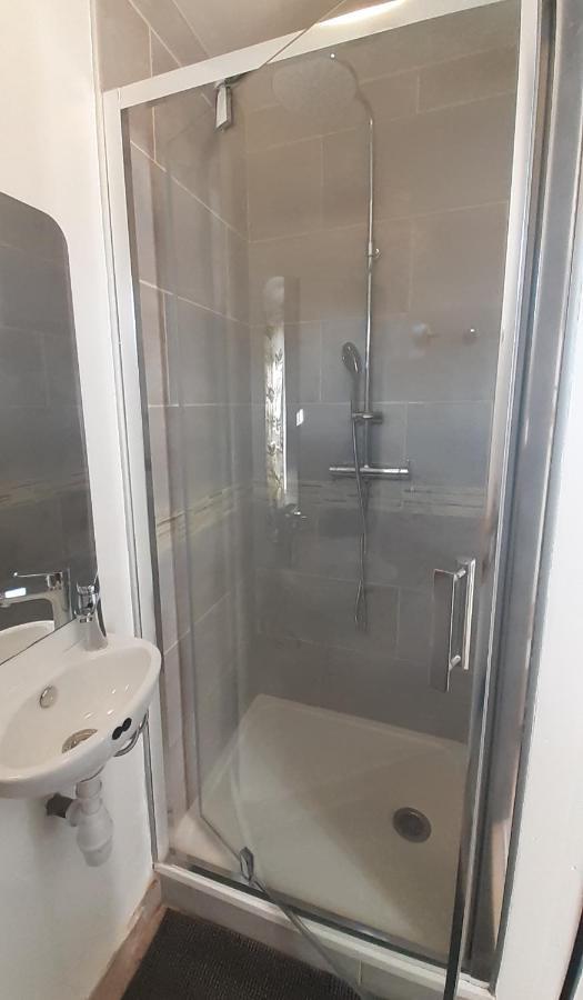 Chambres D'Hotes & Jacuzzi - A L'Ombre Des Amandiers Saint-Martin-dʼArdèche 외부 사진
