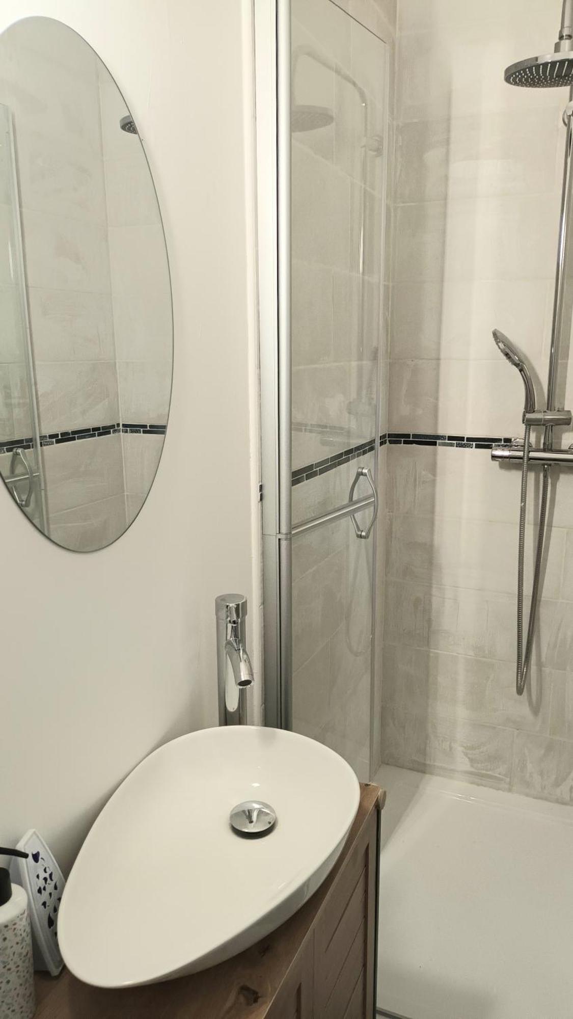 Chambres D'Hotes & Jacuzzi - A L'Ombre Des Amandiers Saint-Martin-dʼArdèche 외부 사진